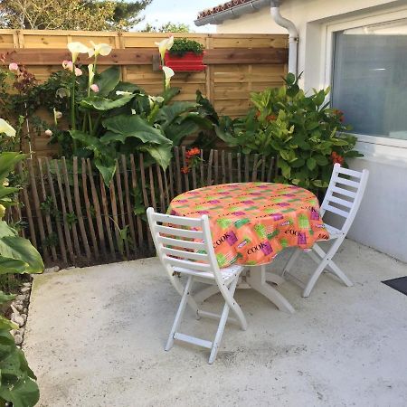 Petite Maison Dans Le Jardin Ars-en-Re Exterior photo
